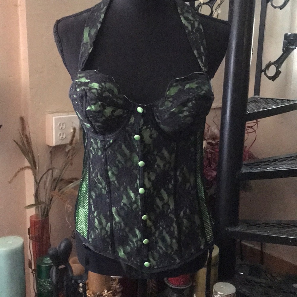 NWT 2 pc Frederick’s of Hollywood Corset Bustier & Thong Lingerie Intimates